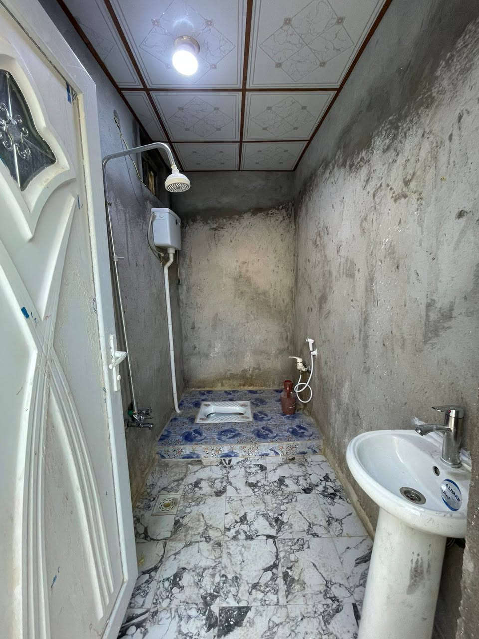 #اسعد_الله_أوقاتكم_بكل_خير ***********
دار  سكن للبيع ⛪️ بسعر بلاش 
بيت حلو  مرتب

#مساحة البيت 300 متر 

#يحتوي البيت على غرفتين نوم 
و ديوان 
و صاله 
و مطبخ 
و صحيات داخلي و خارجي و كراج سياره 
البيت مرتب وجاهز

كافه الخدمات متوفره 

#جنس_العقار :: طابو صرف زراعي بأسم عراقي سند ٢٥   

#العنوان ابو الخصيب الطريزاويه 

سعر البيت 72 مليون  و بي مجال 
#للاستفسار الاتصال على الهاتف 📞📳
📳((***********
