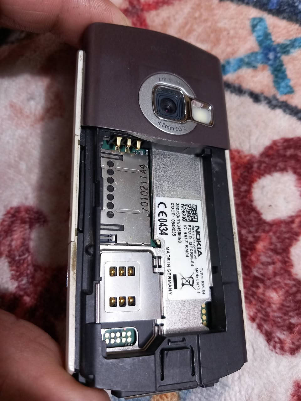 السلام عليكم شباب جهاز N70 الجهاز اشكد متتوقع جديد حته الكفر اصلي ممفتوح ولاملعوب بي شوفت عينكم الجهاز نكليزي ويا شاحنه  السعر 35 الف رقمي ***********
