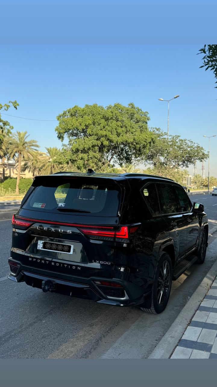 لكزس Lexus F Sport 2025  LX600
فئه F1 سبورت بريم اصل وكاله رقم بغداد
عداد المشي 5000 km اخت الزيرو جديده 
جدا وكفاله عامه حته من الشخط ... 💫

المواصفات فول 1/1 
جكات 
بيبان شفط 
عدد سماعات 25
عدد شاشات 3
عدد كامرات 5 
بصمه سلايد 
جنطه ذكيه بالقدم 
تشغيل عن بعد 
تدفئه تبريد مقاعد 
كراسي كهرباء 
نقطه توقف ذاتي 
رادار حساسات 
الى اخر معروفه F1 
------------------------------------
موقع السياره بغداد بيها سونار عدد 2 جدد 
الجناي يتصل او واتساب ترهم بيع او مراوس 
الهاتف : ***********
