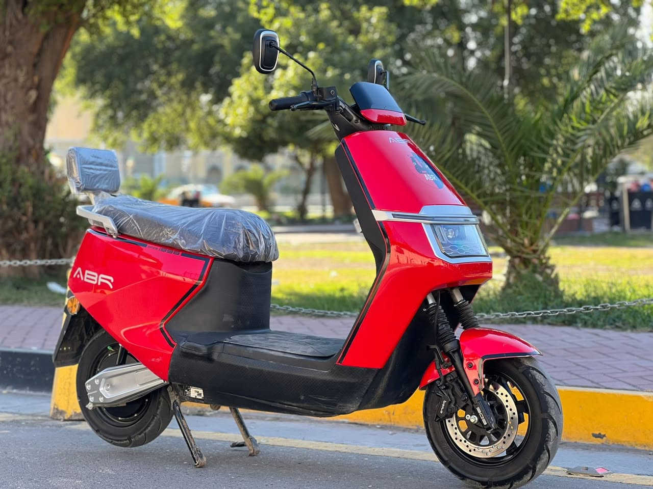 سلام عليكم شباب دراجه شحن البيع استخدام20 يوم فقط لا غير  دراجه عالميه الله شاهد  كلها كامله مكمله كل تقص وعيب مابيها امانت الله  تجي مواصفات عالميه

الموديل 2025 
النو ع ABR العالميه 
البطاريات 6 دبل
التحويلا ت1.2.3
السرعه 65 حقيقي يعني 
دبل إشاره 
جهاز انذار السرقه 
قفل ستيرن +قفل بصمه 
لونها كلش مميز 
كشن سياحي  VIb
نضام ABS
نضام USB
نضام R رجوع الخلف
طارات جبلي 
بريكات دسكات دهن 
أطارت جوبلس 
لدات اماميه وخلفيه 
اسطابً لايت 
شاحنه ذات شحن سريع ويقاف ذاتي 
سماعه بلتوث 
اشاير رباعيه 

اي استفسار اتصال 

***********

عنواني بغداد
