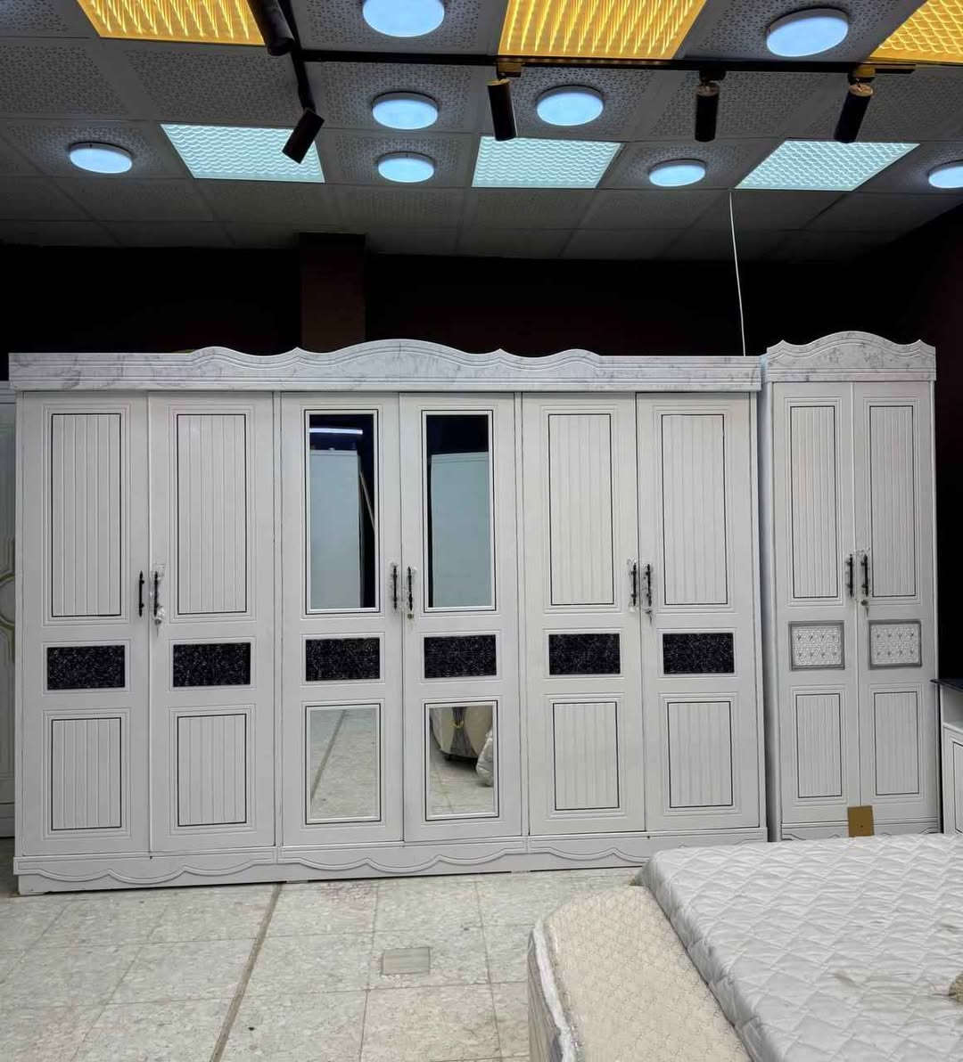 السعرمليون  الف فقط😍

غرف نجاره عراقيه 💯💯

تتكون من 8 قطع 

عرض الكنتور 3 و20سم

ارتفاع الكنتور 2 و20سم

السرير بلوك ٦ ارجل

طول السرير 200 سم 

عرض السرير 160 سم 

الضهر براغي
الشازلون 50 الف
دوشك 150 الهندية, كربلاء


**إذا كنت صاحب هذا الإعلان وتريد حذفه لأي سبب، رجاءا أرسل رسالة إلى الدعم الفني**