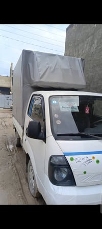 للبيع  محجر بوكس ثقيل  كيا حمل نثية ارتفاعه متر و85 مغلف جادر الماني م...