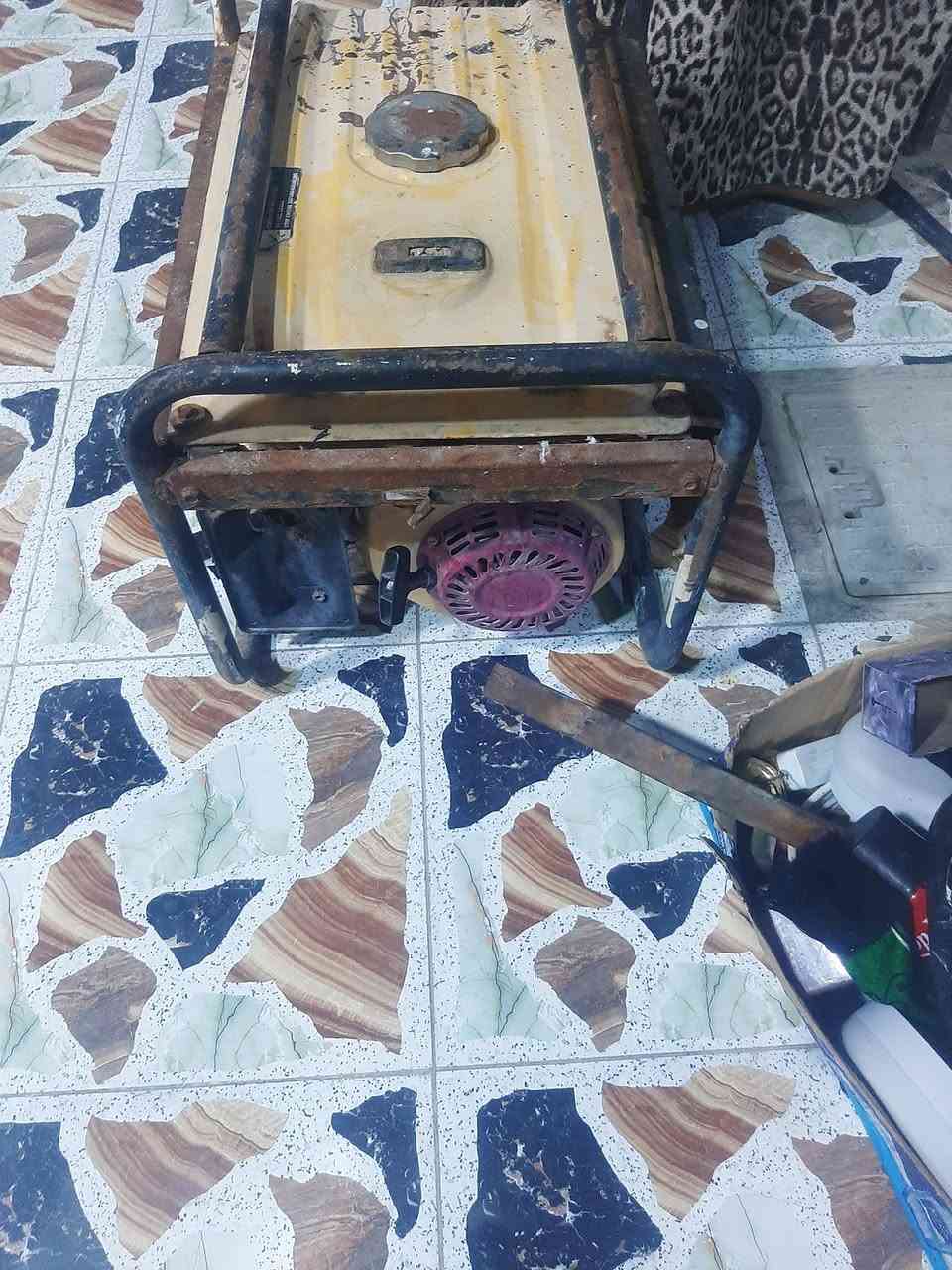 مولد ١٠ امبير شغاله بس متروكه سعر ١٠٠ الف بيه مجال عنوان بصره حي بغداد المجلس محافظه رقم هاتف *********** واتساب

