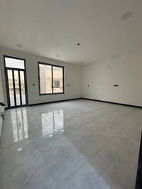 دار للإيجار ١٠٠ متر في مجمع العدل الاول طابقين   يحتوي على ثلاث غرف نو...