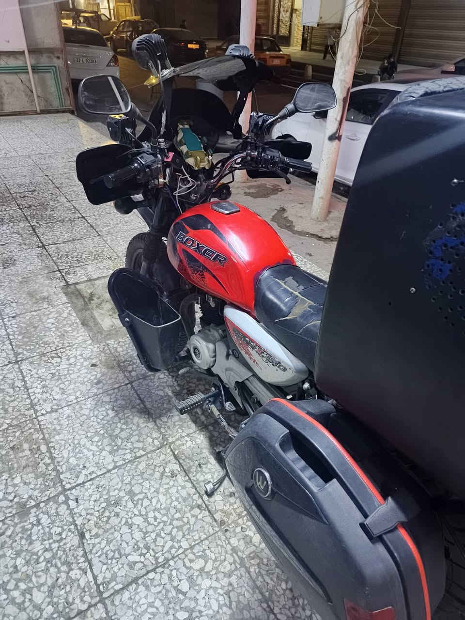 بوكسر جبلي مرقم رقم بغداد  دراجه حلوه ومرتبه ونضيفه ما ناقصه شي كبل للشارع وبل عافيه عل ياخذه مكاني بغداد سنويه بسمي تحويل ثاني يوم  دراجه معدله تعديل حلو اشاير دبل شاره لايتات ٤بلوجكترات دراجه خير من الله 
***********بي واتساب
***********هاذ ثاني بس رصيد ما بين واتساب
دراجه عارضه ب٢٤٠٠وبيه مجال للشراي 
مديل ٢١
زادن بيه سستم سماعت بل جنطه
