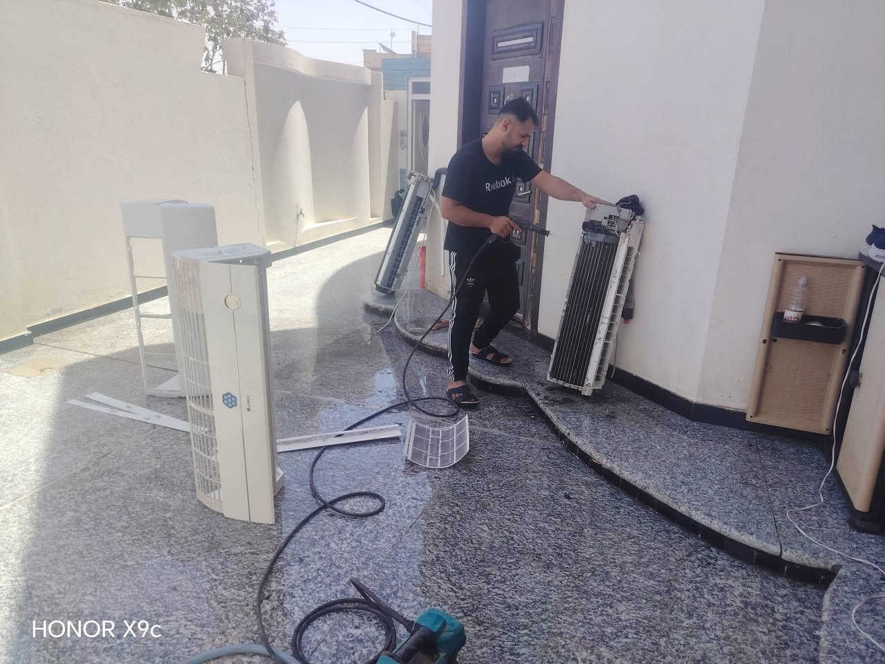 السلام عليكم  لتنصيب الاسبالت $ غسل  وتنصيب  وتفكيك  جميع أجزاء السبلت القطعتين الخارجيه والداخليه بدقه متكامله الاتصال على الرقم ***********او المراسله وتساب بالاضافه إلى شحن الغاز🥶💨2026

