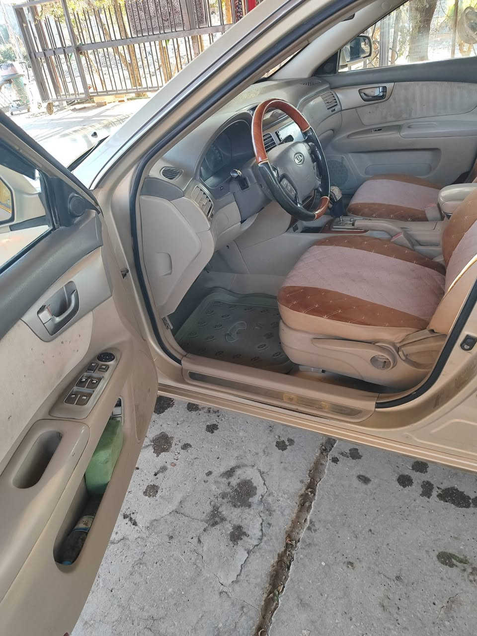 اوبتيما ٢٠٠٦
مكفولة من الضربة والگلبة والاصوليات جراد فقط
محرك ٢٠٠٠ خليجي 
رقم بغداد باسمي 
فول مواصقات
گير مكينة كفالة تبريد شغال حدادية جديدة تخم تاير جديد 
سيارة مال بيت متعوب عليها
مكلف بالنشر غير متواجد على الفيس
السعر ٨٦ وبيها مجال بسيط
للاستفسار اكثر الاتصال على الرقم ***********
