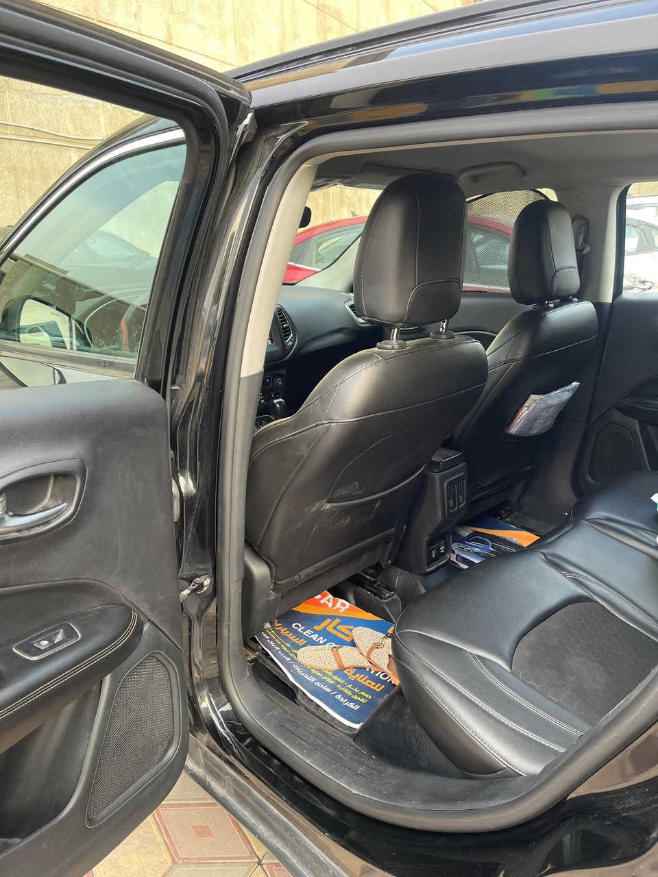 للبيع جيب كومباس موديل 2018
ماشيه 71  ml 
حادث موضح بالصور جاملغ صبغ فقط بدون دواخل محرك 4 سلندر 
رقم بغداد سنويه بأسمي 
السياره نظيفه جدا داخل وخارج 
مكان سياره بغداد 
السعر 118 مجال بسيط 
***********
