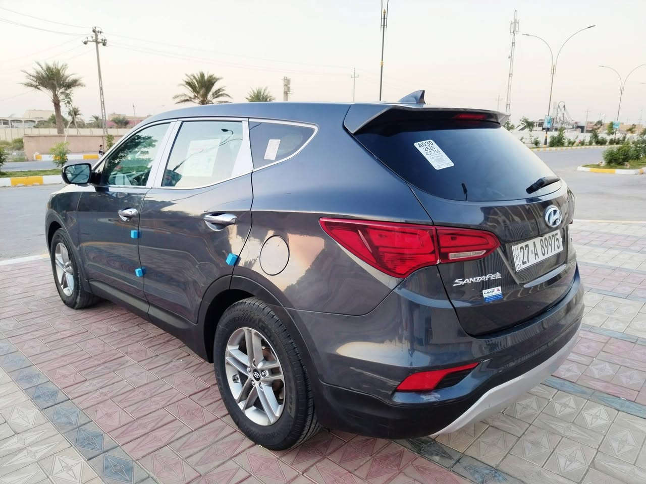 السلام عليكم سياره هونداي سنتافي للبيع موديل 2017 رقم ذي قار حره تحويل ضررها طخه خفيفه جدا في كصة البنيد وخشم جاملق بدون دواخل مواصفات السياره شاشه كبيرة كاميرا دواره تحكم جهتين ويل كروم تبريد حداديه سياره نظيفه وجاهزه محرك ٢٤٠٠ السعر 140ورقه وبيها مجال بسيط للشراي مكان السياره ناصريه للإستفسار  *********** رقمي بيه واتساب
