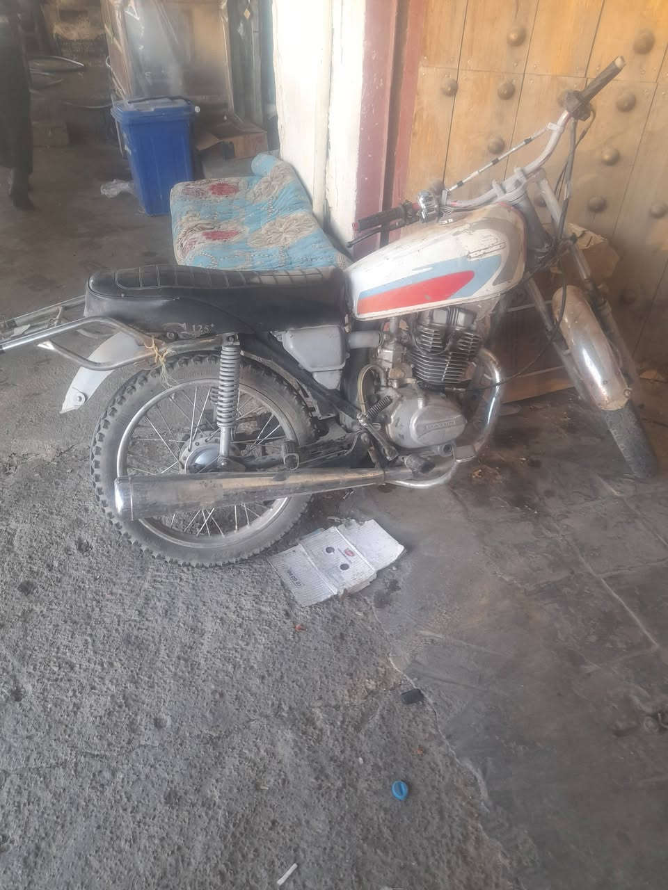 السلام عليكم موطور للبيع شغال
ب 225 وبي مجال والمو شراي لا إتعبني 
هاذه رقمي *********** ويرهم مراوس 
مكاني بلد
