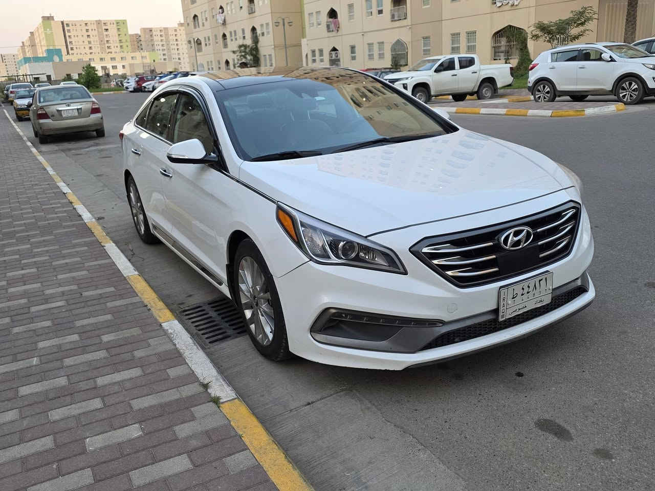 السلام عليكم .
سوناتا وارد امريكي ٢٠١٦ 

المواصفات فول للاخير تجيبلي وحدة بيها شغلة  وحدة مموجودة بسيارتي تاخذها بلاش السيارة

تحديد مسار 

بريك تلقائي

رادار امامي

نقاط عمياء 

كشنات امامية ترحيب وجلد وكهرباء وتدفئة وتبريد وخزن ذاكرة

كشنات خلفية تدفئة 

ستيرن تدفئة 

هاندبريك بصمة

اوتو هولد

بردات خلفية 

بانوراما

تبريد خلفي امامي

زنون بلادي

السيارة بدون صبغ .حادث امامي بنيد مبدل نفس اللون ايرباكات سليمة

دواخل السيارة من شاصي ولغود وكلشي يخص هيكل وشاصي السيارة سليم ومكفول والسليكون مال شركة موجود

سيارة جديدة كلش

السيارة ماشية ٩٦ ألف ميل

موقع السيارة بسماية 

السنوية بأسمي 

السيارة ماناقصها كلشي لاخر حباية  
كتلوكاتها موجودة
بصمتها الاصلية موجودة
كاعيات الشركة موجودة وجديدة

تايرات قبل شهر نشدت من وكالة تاير مول  اندونيسي نوع اكسليرا انتاج ٢٥ 

للتواصل ومعرفة السعر يمكنكك الاتصال واتساب او على الرقم ***********
