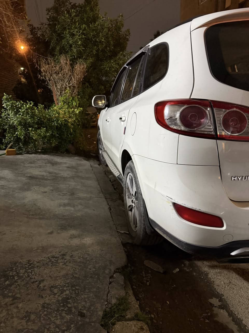 سنتافي 2012 خليجي 3600 فول 7 راكب مكانها بغداد المنصور السياره امانه الله بيها طخات نعم ولكن ماكو بارد ولا حار  تبديل بنيد اثر سقوط خشبه من اعلى السطح وليس حادث السياره مال بيت لا سفر ولا غيرها رقمها اربيل تحويل مباشر عارضيها 125 وبيها مجال للوجوه الطيبه امانه البخس عوفوا وحياكم الله حگ الجيه رقم الهاتف واتس واتصال متوفر . 
***********
