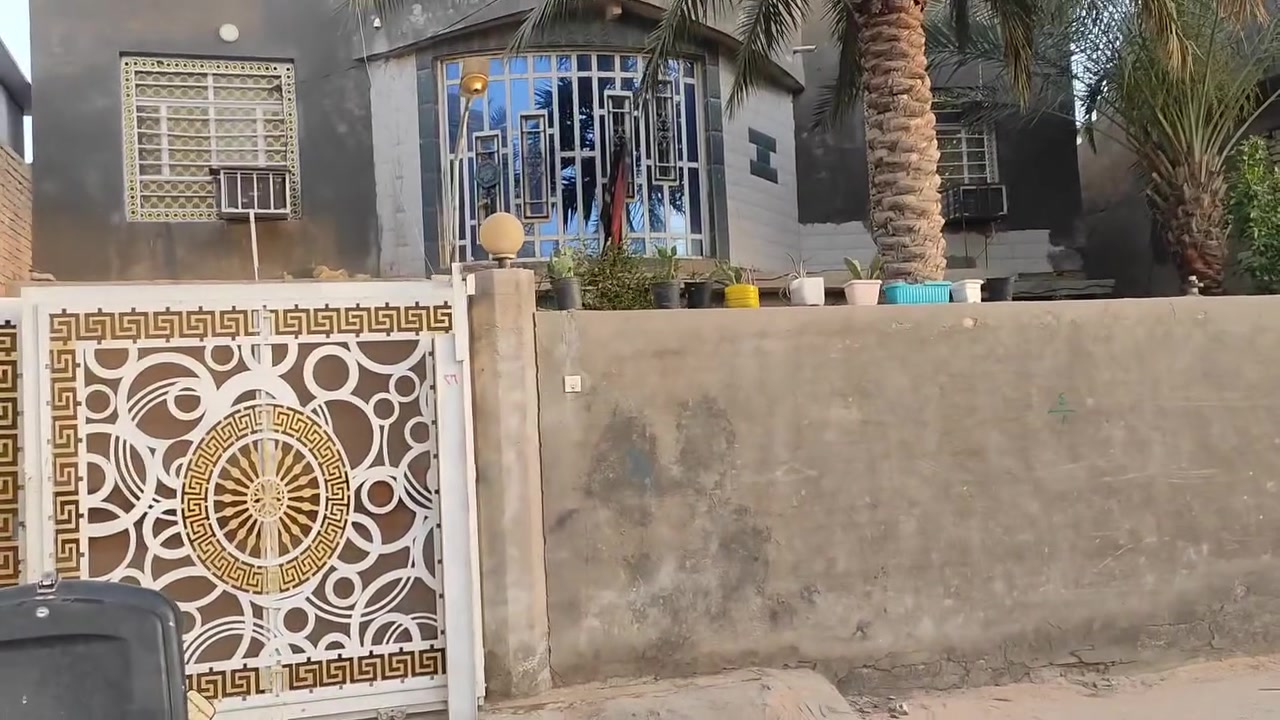 دار البيع في  حي مكصد مساحه 260 طابقين ***********
