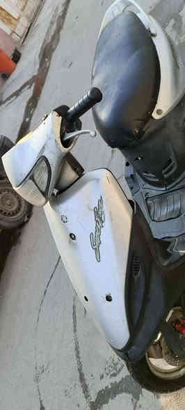 دراجتين للبيع ماكس 120 ياباني طافيه من المطرة الهسه.والهندر خارط.چانت شغالة ابيعها على وضعها..والفراشة شغالة محرك نظيف  تشتغل ربع هندر مال شغل نقصها فقط كفرات...اثنينهن ب250  ألف  الي ايفيدنه خلي يتصل مكانهن بغداد الشعب..***********
