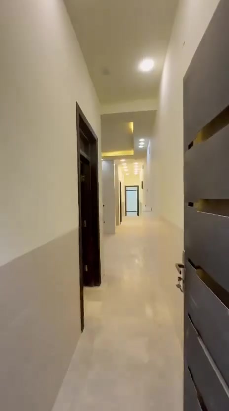 البحث 375 
📢 للإيجار – شقة مميزة في حي دراغ المنصور 
ط1 موثث حاليا سبالت ستائر 
🔹 المساحة: 140 متر
🔹 البناء: زيرو (جديد بالكامل)
🔹 الطابق: —1 سعر مليون بي مجال بسيط عوائل 

✨ التفاصيل:
▪️ غرفتين نوم
▪️ صالة معزولة
▪️ مطبخ مرتب
▪️ خدمات متكاملة
▪️ مدخلين (راحة وخصوصية أكثر)

 *********** هاتف واتساب
