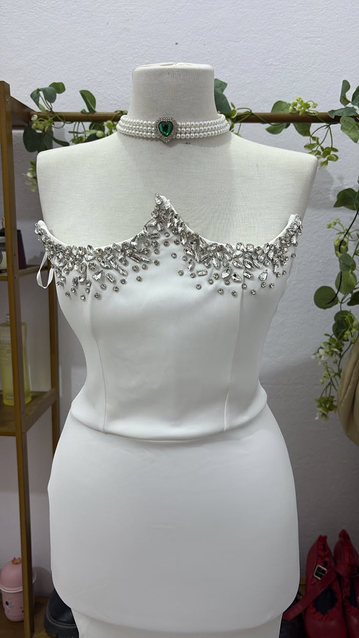 فساتين   كل واحد وسعره 🤍


**إذا كنت صاحب هذا الإعلان وتريد حذفه لأي سبب، رجاءا أرسل رسالة إلى الدعم الفني**