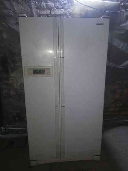 ثلاجه جبيره 28 قدم نضيفه كلش شرط الفحص للبيع سعره 250 وبيه مجال اتصال هاتفي ***********
