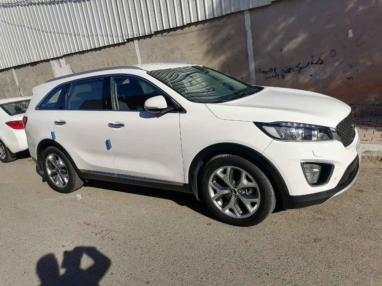 للبيع كيا سورنتو 2016 خليجي رقم اربيل باسمي تحويل ثاني يوم وبيه دفتر بانزين
 بصمة تشغيل وبصمة أبواب 
ستة سلندر المحرك 3500
سبعة راكب
حساسات امامي خلفي
كاميرا
تايرات جديدة
تبريد وتدفئة
لون ابيض
وويل كروم بلادي
الكشن كهرباء والمرايات شفط  واشاير بالمري
بيها صبغ شبر بالدوسة وتعديل بارد بصفحة باب السكن من الخارج اربع أصابع وتعديل بارد رصعتين صغار بالقمارة
مبدل كازكيت فقط
السيارة نضيفة جدا
ماشية 180
المكان كركوك
السعر ٢١٥ وبيها مجال
للاستفسار الاتصال بالرقم
***********
