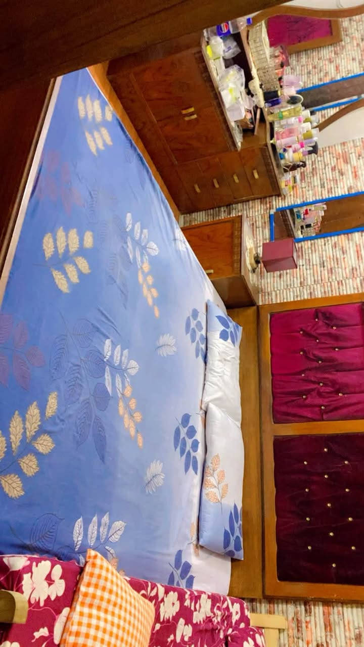 السلام عليكم عندي غرفة صاج كامله  خمس قطع بيها اضرار بسيطه بس نضيفه  الغرفه متكونه من  جربايه ام النفرين وكنتور خمس ابواب وميز تواليت وكومدي عدد اثنين  وعندي جربايه خشب ام النفر  جديده ونضيفه ويجي وياهن طبلات رباعيه وتيبلم اثنين شغالات كلهن اريدهن ب400


**إذا كنت صاحب هذا الإعلان وتريد حذفه لأي سبب، رجاءا أرسل رسالة إلى الدعم الفني**