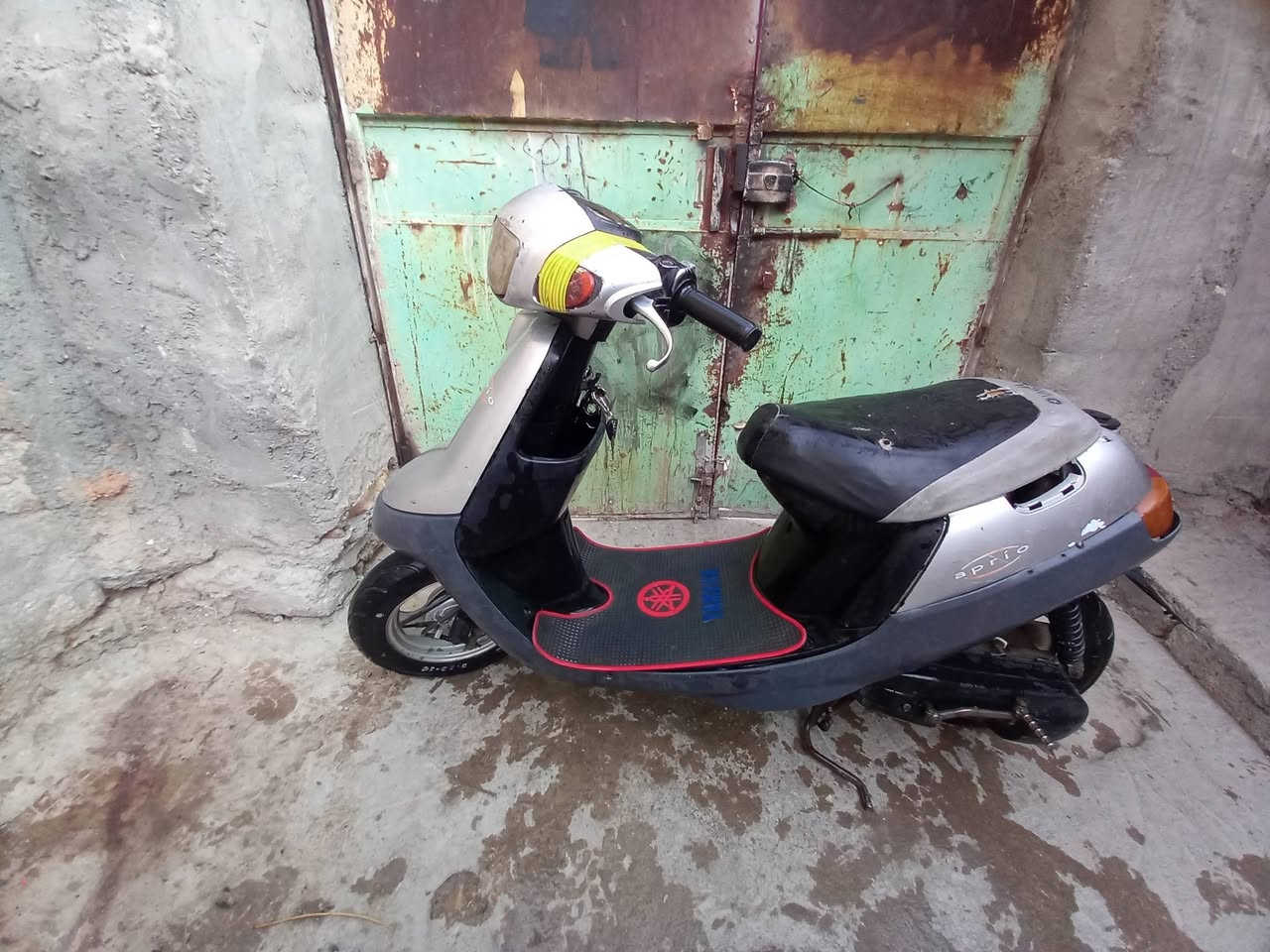 سلام عليكم شباب دراجه بطه للبيع دراجه جاهزه ونضيفه 
من مكينه دبلات تايرات كفرات الاقفاله مال الستيرن والكشن 
كله شغال نقصه فقط يدة السلف حتى باتري بيه جديد وشغال
جاهزه اي نقص مابيه سعره ب200 وبيه مجال بسيط مكاني 
كربلاء حي الغدير ***********
