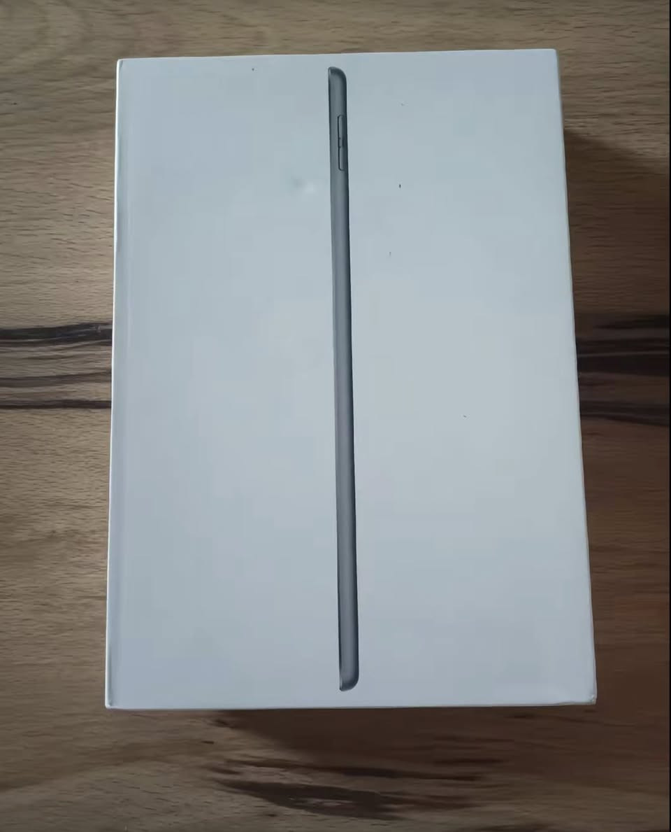 ايباد 9 نضيف ممستخدم هواي : (iPad 9th Gen) 9 مواصفات آيباد
Retina إنج 10.2 :الشاشة
A13 Bionic Chip :المعالج
التخزين: يجي 64GB
الكاميرا الخلفية: 8MP
الكاميرا الأمامية: 12MP Ultra Wide (تسوي
سنتر ستيج بالفيديو كول)
iPados :النظام
يدعم القلم (Apple Pencil الجيل الأول)
والكيبورد
البطارية: توصل لحدود 10 ساعات استخدام
السعر : 380 الف 
مكاني : كركوك تفاصيل اكثر رقمي واتساب
***********
