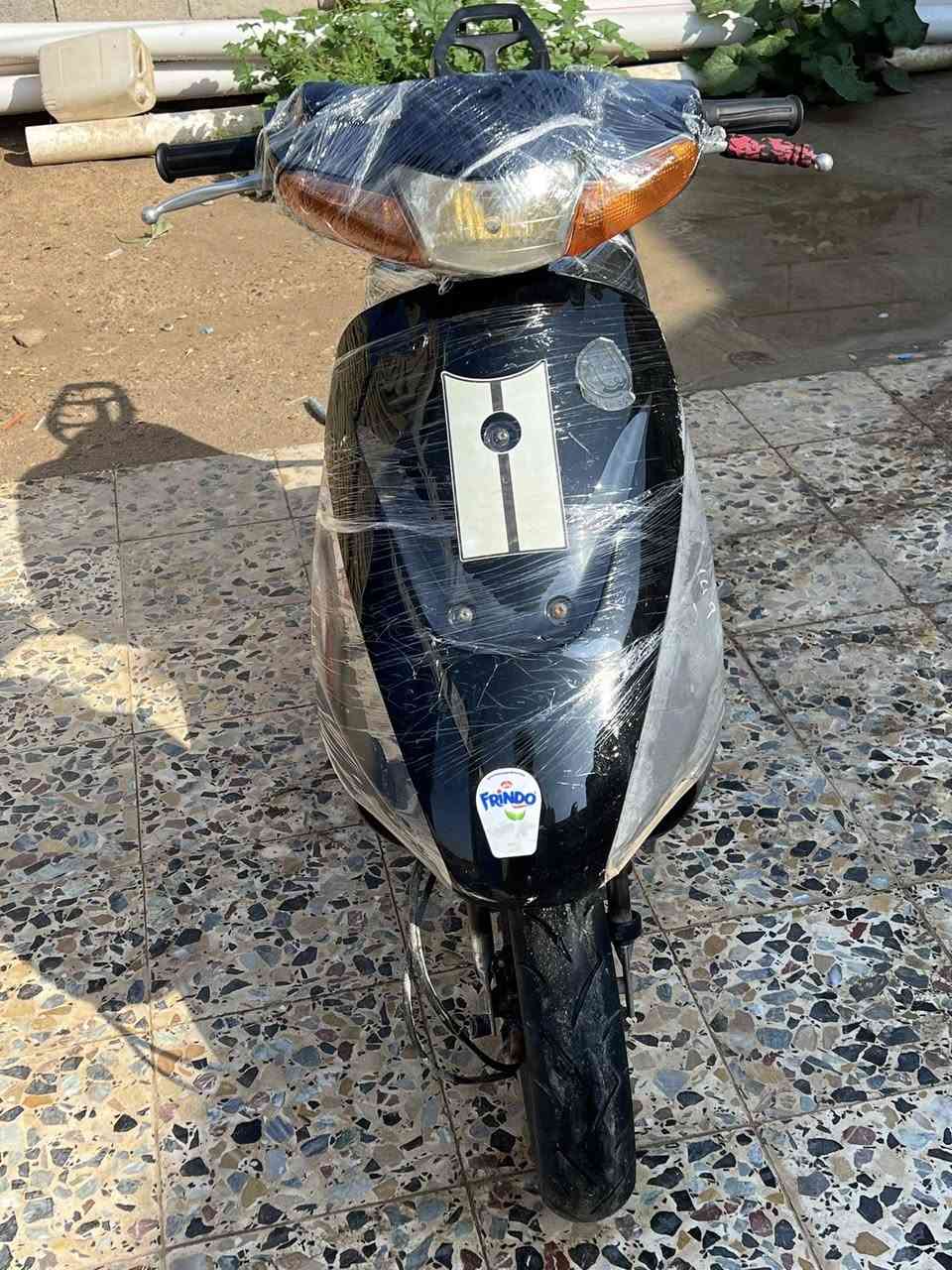 سلام عليكم دراجه ساسوكي لبيع دراجه كلش جديده وعله يدي مطلعه رمبه صارله ربع تشر منطالعه دراجه كلش جديده سعر 450وبيه مجال ***********
