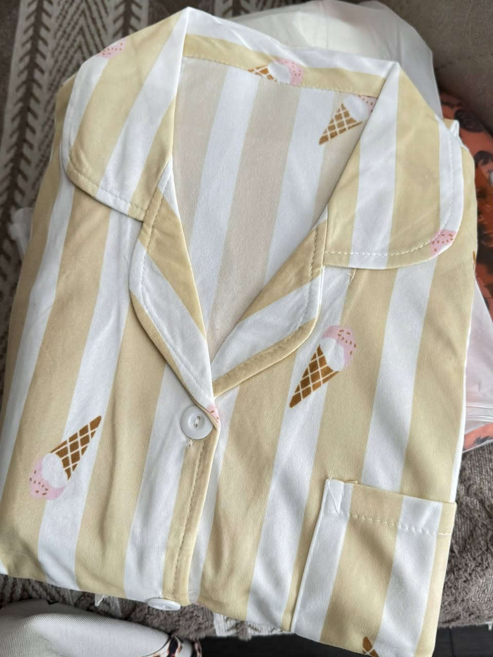 الخامه قطني وكريشه لا يضل بالكم جمال القطع كدامكم  متوفر بنات سعره ٣ قطع ٢٥ اخر قطع بقت الحجز راسلني توصيل ٣ لاف 🚚🚚


**إذا كنت صاحب هذا الإعلان وتريد حذفه لأي سبب، رجاءا أرسل رسالة إلى الدعم الفني**