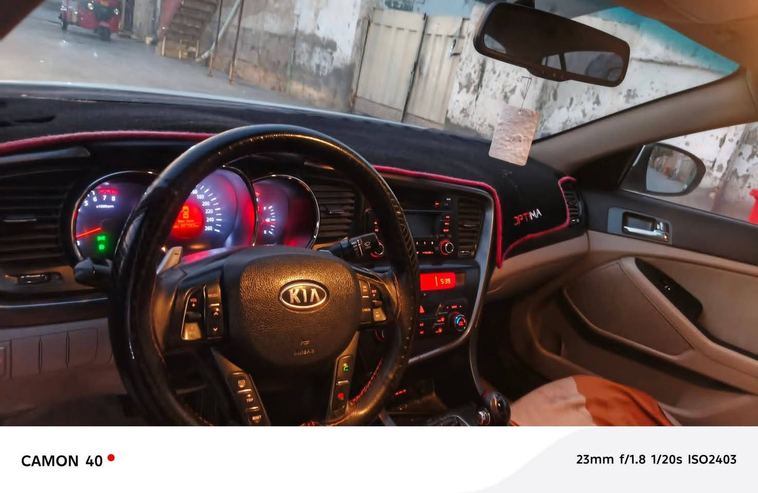 كيا اوبتيما خليجي 2012
مكفوله بيه بارد و الداير مال الجاملغ الخلفي صبغ فقط 
محرك 2000 رقم سليمانيه 
سنويه 27
السعر127 وبيه مجال 
***********
واسط نعمانيه
