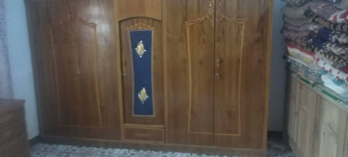 سلام عليكم غرفت نوم للبيع صاج بعدهة جديده احله من الصور السعر 850الف وبيهة مجال المكان قريت امام غربي رقم صاحب الغرفه   ***********ِ
