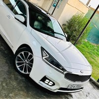 للبيع كيا كادنزا  2017  خليجي السيارة فول مواصفات 1/1 محوك 6 سلندر دوش...