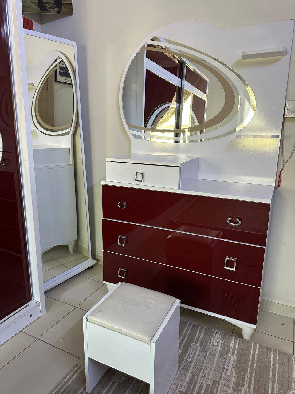 #غراض_اخو_الجديد

غرفة تركيا 8 قطع 
( كنتور _ميز تواليت_ درور_ مرايه _ كومديات 2 _ جرباية _ طابورية) 
 
الاستفسار خاص او الاتصال 
*********** واتساب 
***********

#ملاحضة 

للانظمام لمجموعه الواتساب 👇👇

https://whatsapp.com/channel/0029VaCzlEbDJ6H1gPNIRj0f
