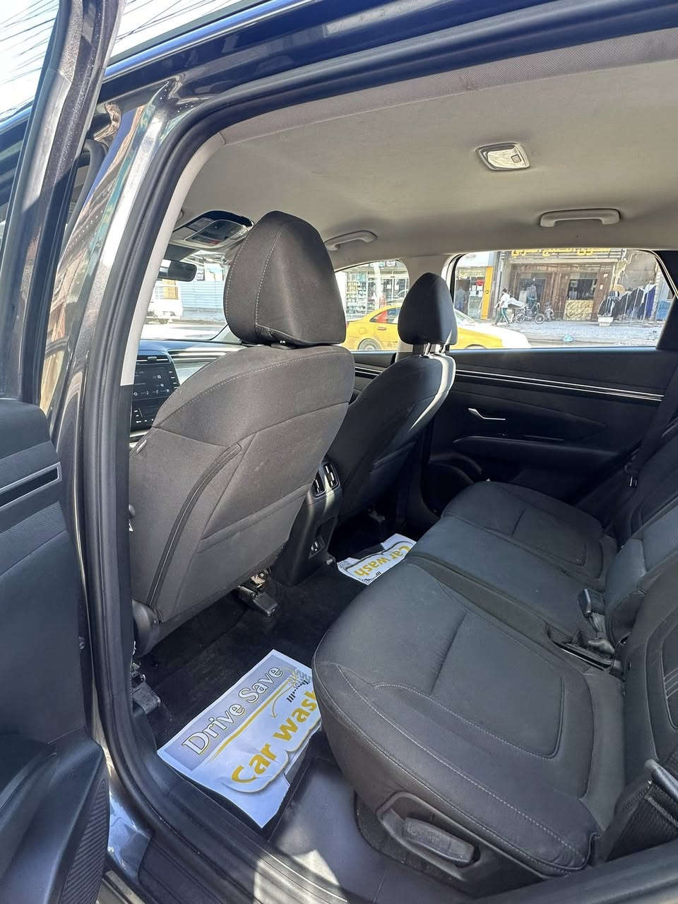 السلام عليكم 
توسان هونداي

2024 ضرر السيارة بل منشور 

السيارة بسمي رقمهة بغداد

لونهة رمادي 

دفع رباعي 

مواصفات السيارة

ابواب بصمة+شتغيل عن بعد 

تحديد مسار 

شاشة كبيرة كار بلي

كشنات حار 

رادار بل مري

تبريد لمس 

كشن كهرباء

جنطة كهرباء 

توقيف ذاتي

مكينة2500 تنفس طبيعي

 سعر 185 وبيهة مجال 

عنوان السيارة بغداد الامين  + شارع الضلال (ما متواجد خاص)

***********
