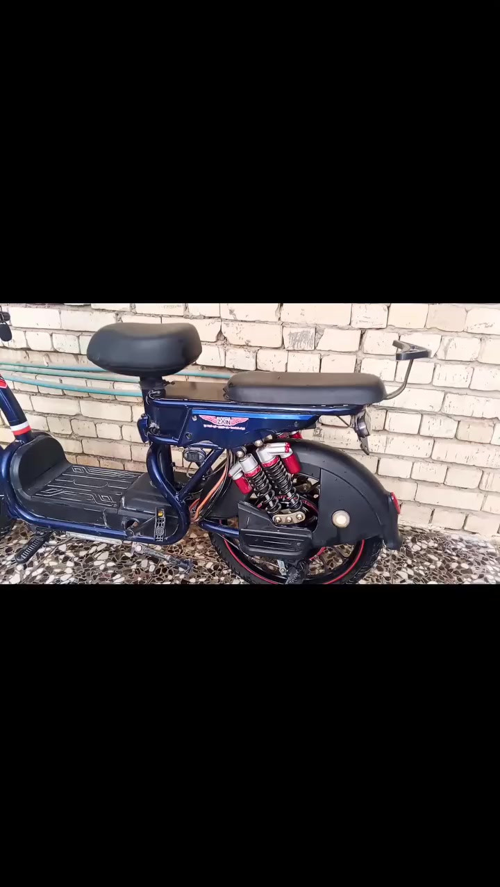 سلام عليكم ورحمه الله وبركاتة اخواني الاعزاء دراجه شحن للبيع نضيفه كلش
وفيوز يجي وياه السعر ٤٠٠ وبيه مجال للشراي 
مكاني بابل حله مسيب سدة الهنديه 
رقمي للتواصل ***********
