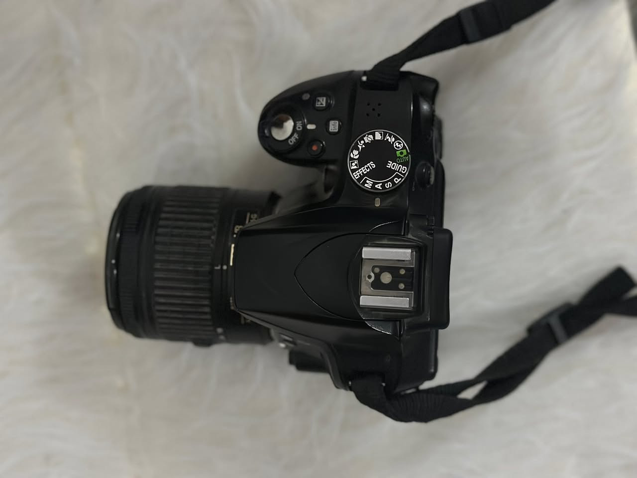 📸 للبيع كامرة Nikon D3300

كامرة نيكون D3300 بحالة جيدة وتشتغل بدون أي مشاكل، مناسبة للمبتدئين ومحبي التصوير.

🔹 دقة 24.2 ميكابكسل
🔹 تصوير فيديو Full HD
🔹 عدسة أصلية
🔹 بطارية أصلية
🔹 شاشة واضحة وسليمة
🔹 الكامرة نظيفة والاستخدام طبيعي

الملحقات:
✅ عدسة
✅ بطارية

للاستفسار أو المعاينة راسلني على الخاص.


**إذا كنت صاحب هذا الإعلان وتريد حذفه لأي سبب، رجاءا أرسل رسالة إلى الدعم الفني**