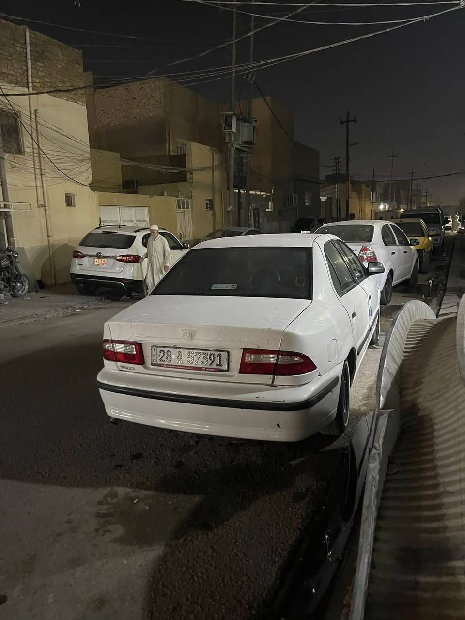 سمند للبيع مديل 11 بيه تبديل وبارد بجاملغ لوره سياره عايزه شويه ترتيبات 33 وبيه مجال مكاني نجف***********
