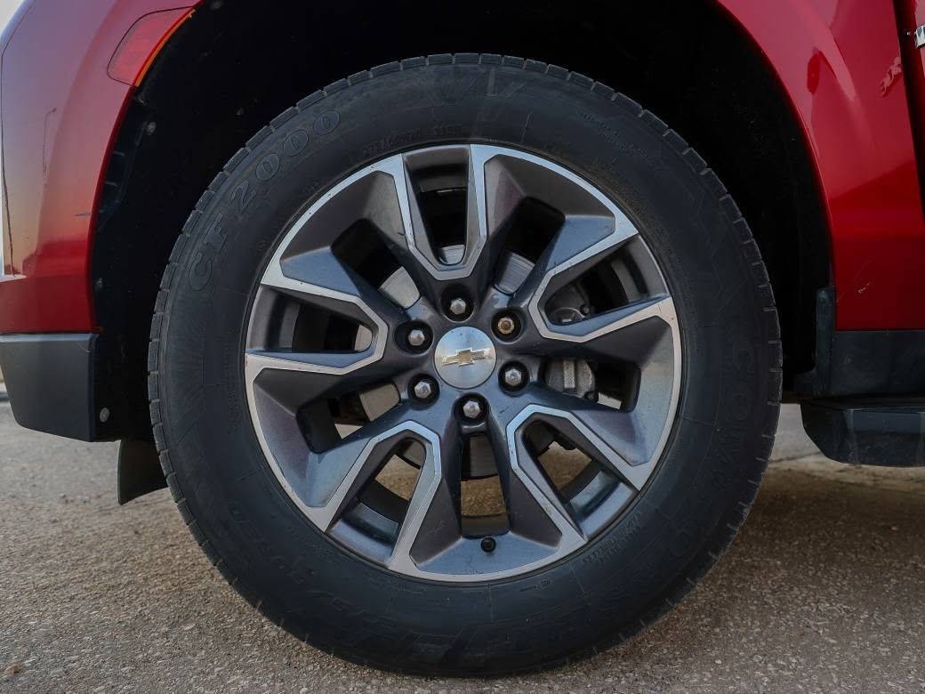 تاهو 2021 Tahoe 
 للبيع او المراوس بلاسايد او توليرايد او سرونتو  حديث 
وارد أمريكي لون احمر بدون حادث كلين تايتل 
بيها بوسه + شخط والباقي مكفول 
مواصفات LT فول 1/1
١_بانوراما سقف طويل 
٢_كشنات جلد لون مميز +كشنات كهربائية
٣_ 5بصمات 
٤_شاشه كبيره وشاحن وايرلس 
٥_ جنطه كهربائية
٦_ويل كروم حجم 20 
٧ كشنات منفصل VIP 
٥ كامرات 360درجه 
تبريد تدفئة بالكشنات
سستم سماعات مضخم Bose
محرك 5300 المرغوب 
الشاصي 1GNSCNKD5MR143614
 رقم اربيل باسمي تحويل ثاني يوم سنويه جديده 
السياره مضلله رسمي 80% وبيها كتاب من المرور 
 السعر 400 وبيها مجال 
*********** كربلاء, العراق
