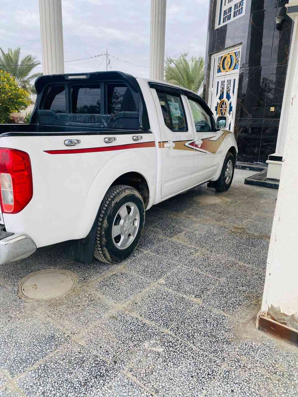 السلام عليكم للبيع نيفارا موديل 2014كير اوتوماتيك سياره جديده جدا تبريد ثلج صدر جديدتخم  تاير مكينه مجفته شغل درجه اولى لاصرف ولاتبخير كله شرط الفحص رقم واسط لاماني تحويل ثاني يوم بيه ملاحظة بسيطه جدآ  السعر 120وبيه مجال للشراي مكان السيارة واسط الصويرة الاستفسار *********** 
وذا مراوس حسب القناعه
