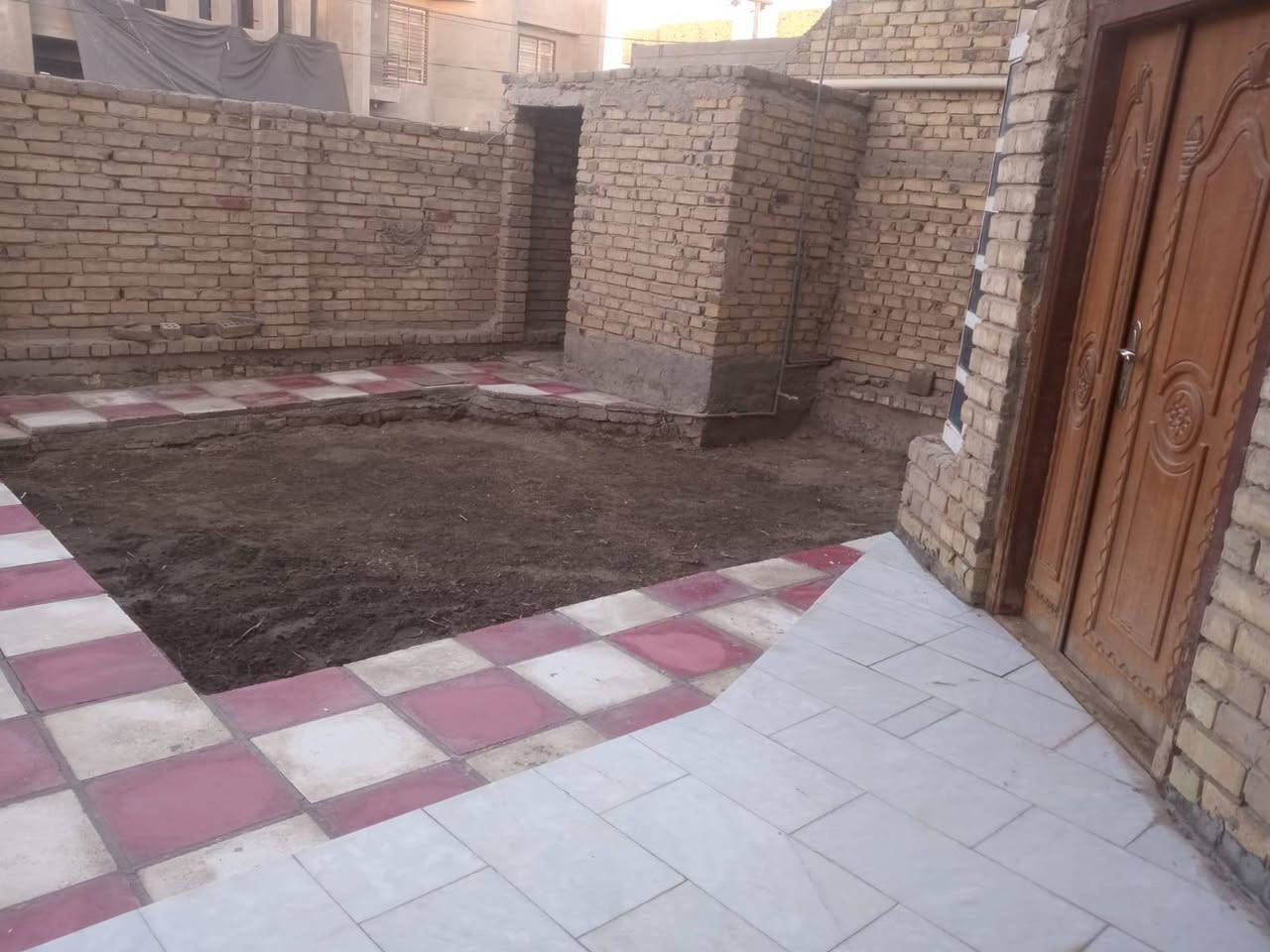 دار للبيع طابو صرف موقع مميز ركن
المساحة 300م
يقع حي الكفاءات بدايه المهندسين خلف مركز تأهيل الجرحى
عرض الشارع 22 م
طابقين الرضي غرفة نوم عدد 2 سويت
الطابق الثاني نفس الارضي3 غرف و مجمع صحيات استقبال مطبخ هول صحيات عدد3 وخارجة وحده
وخلفيات عرض مترين بامتداد البيت
للاسيتفسار 
اتصل على 
***********
