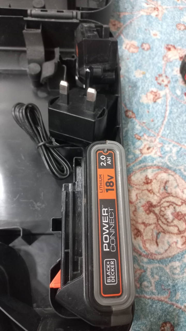 مستعمل نظيف  دبل بطارية  سعره  80 مع توصيل  *********** رقمي  بي واتساب
