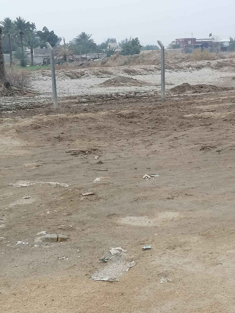 السلام عليكم
توجد ارض زراعيه للبيع  مساحتها دونم وربع عرضها 30م على طريق مرمض قرب معمل شاي موسى ألاعسم تبعد عن الشارع 200م مسيجه وجاهزه مع بناء بتلو شغل درجه اولى مع كافة الخدمات ماء كهرباء كما هو موضح أمامك
للاستفسار الاتصال على الرقم ***********
