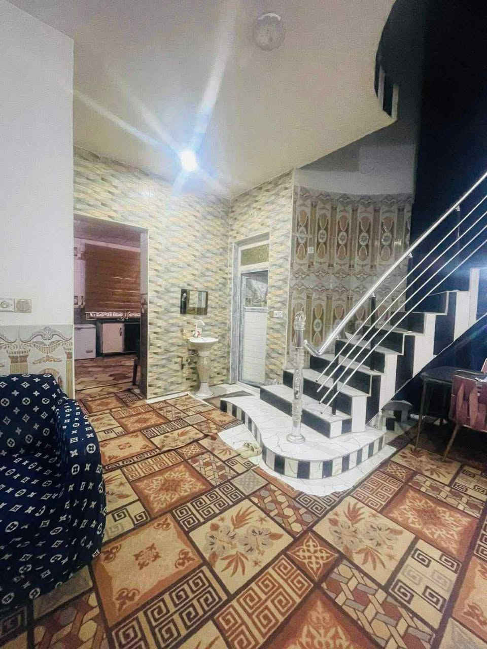 بيت للبيع 🏠 
العنوان:التقية الثالثة قرب مطعم بغداد 
طابو زراعي مشمول بالتطويب + المنطقة جاي يشتغلون بيها تبليط 
٢٠٠م (٤غرف نوم/٣حمامات/٢صالة/استقبال/مطبخ )
للاستفسار ***********
