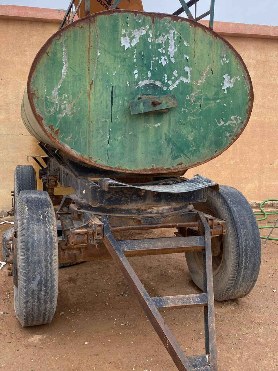 حدادة محمد حسين الربيعي 
للبيع مقطورة السعة 5000لتر
الموصل/صناعة وادي عگاب/سايدين ربيعة 
***********واتساب
***********واتساب
