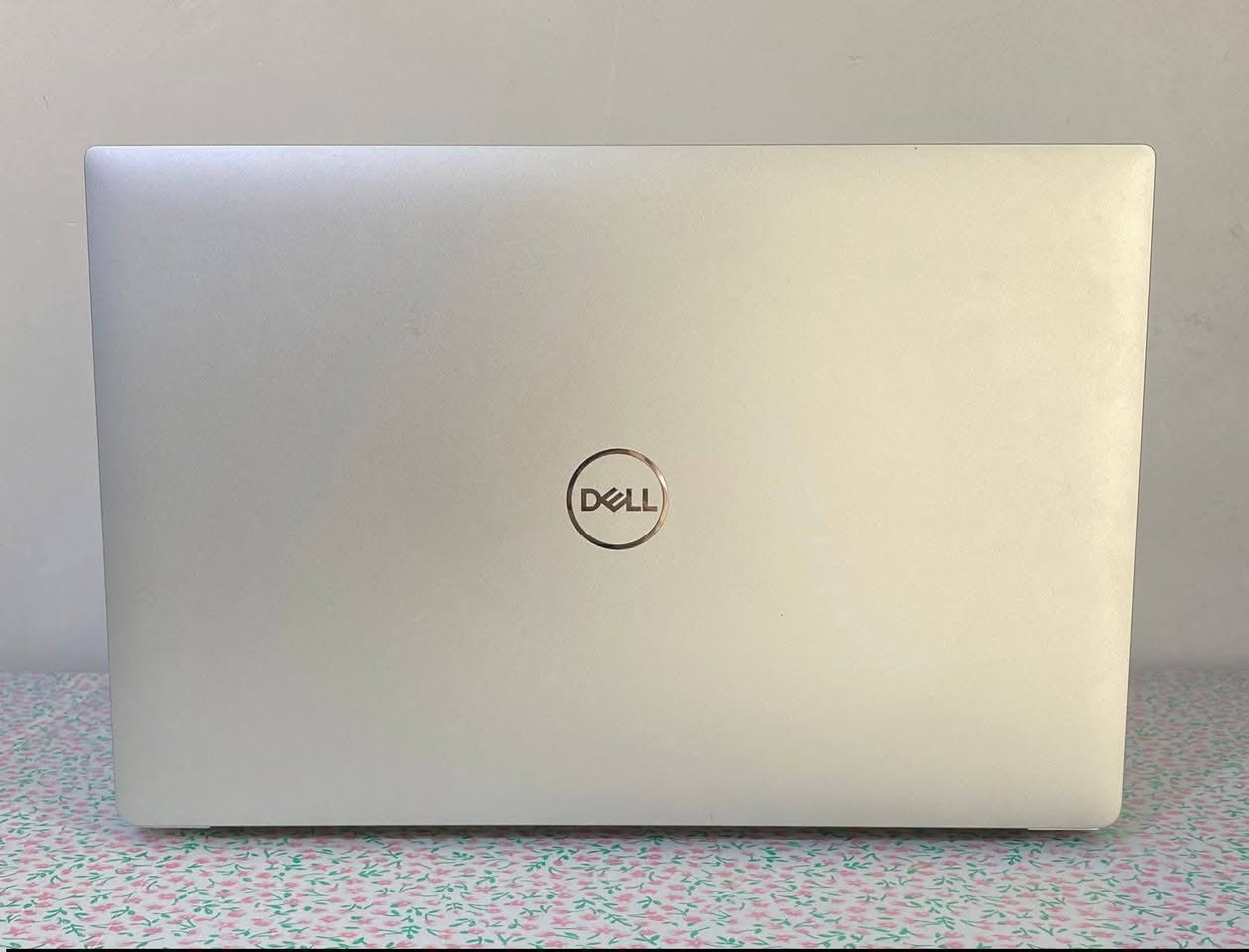 بمعالج i7 فئه H وكرت شاشة من انفيديا 4 كيكا وبسعر 595 الف بس 
لابتوب Dell Precision 5540
⚜️ المواصفات:
⚜️ المعالج: Core i7 — الجيل التاسع — فئة H
⚜️ عدد الأنوية والمعالجات: 6 Cores — 12 CPUs
⚜️ الرام: 16 كيكا DDR4
⚜️ الهارد: 512 كيكا SSD M.2
⚜️ كرت شاشة خارجي: Nvidia Quadro T2000 — 4 كيكا
⚜️ كرت الشاشة الداخلي: Intel UHD Graphics 630 — 8 كيكا
⚜️ حجم الشاشة: 15.6″ — دقّة FHD (1920×1080)
⚜️ الكيبورد: ضوئي ليزري (عربي / إنكليزي)
⚜️ الكمية: متبقية 6 قطع
🎁 الهدايا والملحقات:
• حقيبة لابتوب
• شاحن لابتوب
• ماوس
• ماوس باد
• تغليف احترافي (داخل كرتونة)
🛡️ الضمان والخدمات:
• فحص اللابتوب و مقارنة المواصفات و النضافة قبل الاستلام عند المندوب.
• ضمان أسبوع كامل بعد الاستلام.
• تنصيب ويندوز حسب الطلب مع جميع البرامج الأساسية و Office مثبتة.
🚚 التوصيل: التوصيل متوفر إلى جميع محافظات العراق
📞 للحجز أو الاستفسار (متوفر واتساب): ***********
📌 موقّعنا : بغداد الامين الثانية
