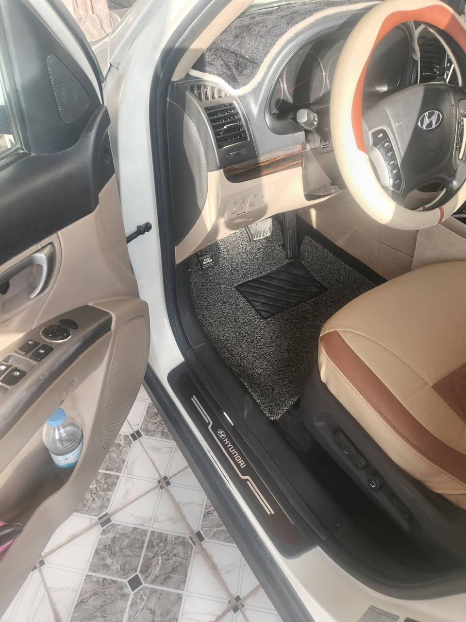 ترايك من البصره ل دهوك 

سنتافي 2012 خليجي
 فول مواصفات للاخير  1/1 ( اخت زيرو ) 
عدادالمسافة ١٤٠الاف كم
السياره (اخت زيرو 
 فول 1/1
كير محرك كفاله عامه وعل فحص 
تخم تاير جديد 
صدر خير من الله 
كشن كهرباء 
داخل بيجي 
بصمه تشغيل 
حساس خلفي 
داخل صاج 
تحكمات استيرن كامل 
تبريد بيانو 
7 راكب 
3 قطع تبريد 
محرك 6 سلندر 3500
فورويل دفع رباعي 4x4 
ويل 18 فراشه 
السياره فول 1/1 ا(خت زيرو)
 وبل عافيه عل تكون من نصيبه 
رقم بغداد  الدولي الجديد تحويل ثاني يوم وين ما يعجبك ￼
مكفوله فقط باب الجنطه مبدله مال تفصيخ من قصر الابيض الي يعرف بل سيارات يعرف شنو مال تفصيخ يعني فتح من سياره لسياره وباب الجنطه القديم موجود 
السعر ١٦٠ 
***********
