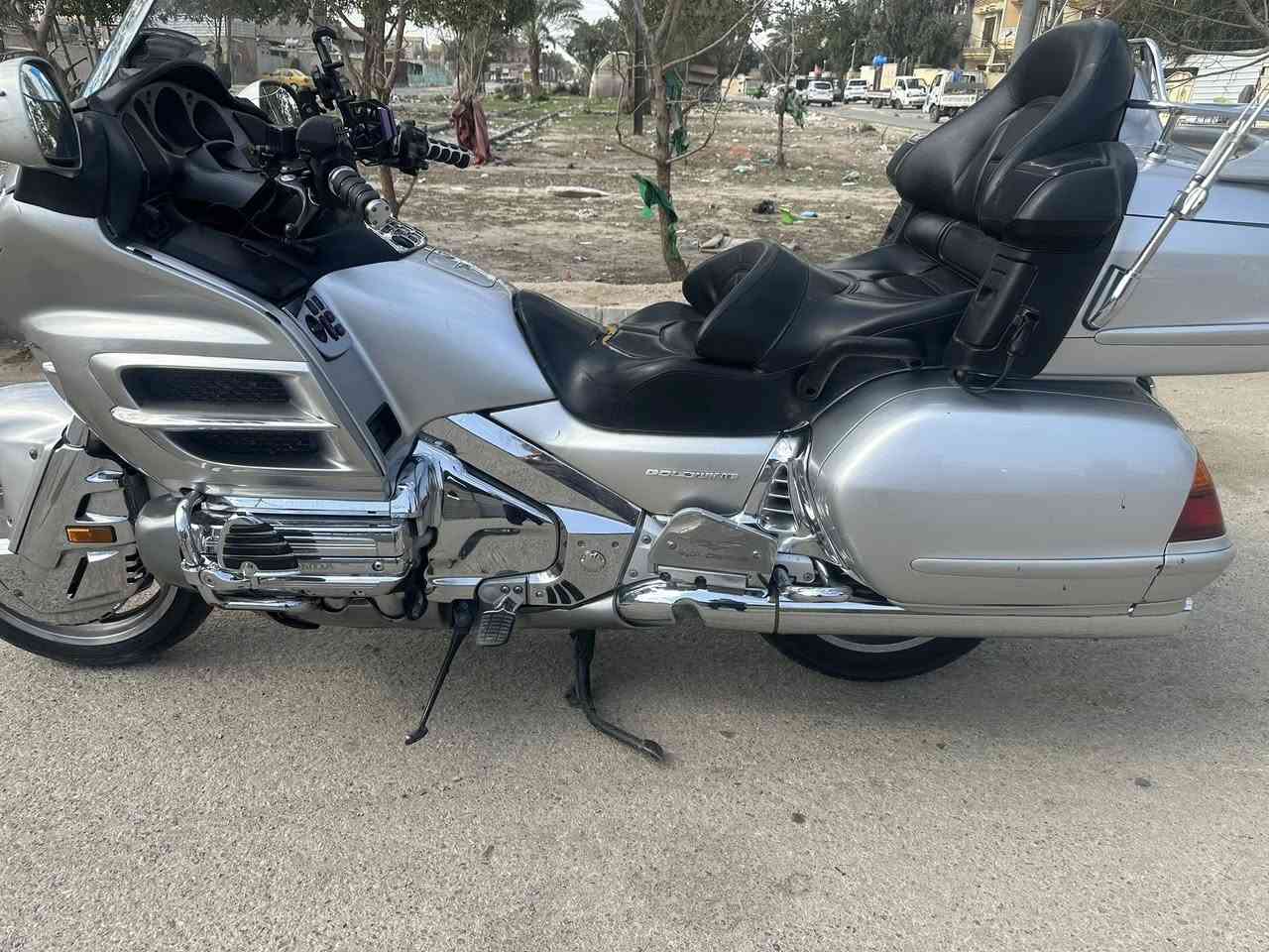 سلام عليكم 
كولدن البيع 2005
رقم ميسان مشروع وطني 
تحويل ثاني يوم دراجه جديده 
بيها سستم ستيل بك جاكت مسجل كلا شغال
السعر 65 وبيه مجال
العنوان بغداد مدينه الصدر الكيارة 
الهاتف ***********
