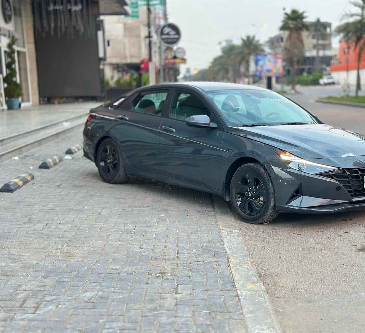 السلام عليكم 
النترا للبيع ٢٠٢٣ وارد امريكي تبديل قطعتين وكلير قطعتين
ماشية ٣٢ الف 
مواصفات بصمة 
ردار امامي 
رادار جانبي 
توقف تلقائي 
قيادة الية 
كامرة وشاشة 
لون اسمنتي 
رقم بغداد
كير محرك كفالة 
مكاني بغداد العبيدي 
***********
