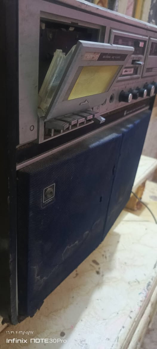 سلام عليكم راديو مسجل ياباني طول 60سانتي متر وعرض 55 سانتي متر انيكه تسوه بس ما فاحصه الله شاهد ابيع لموجود سعرر 50 ) رقم بيه وساب ***********
