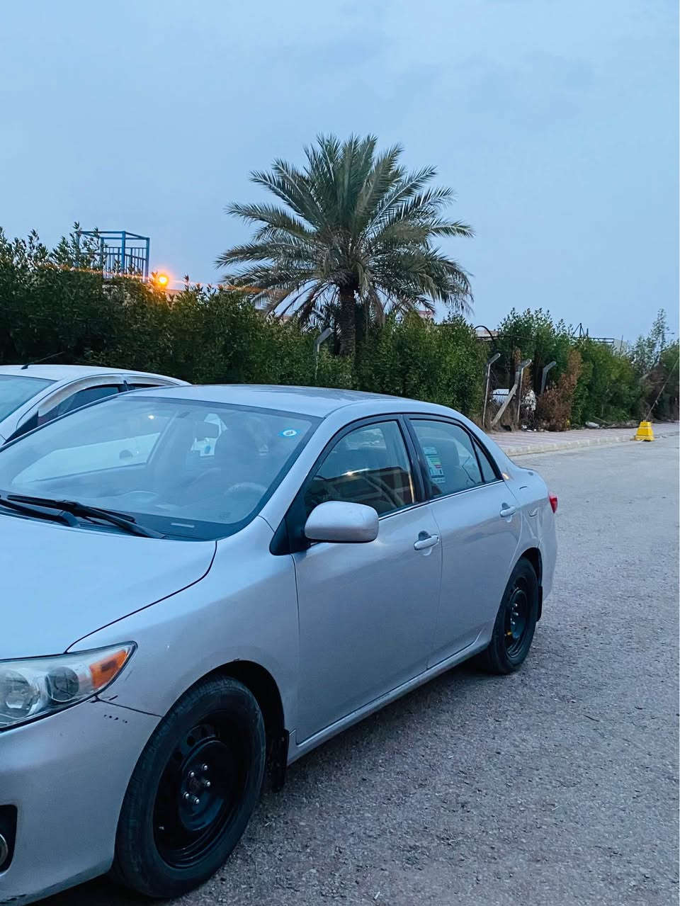 السلام عليكم كورلا 2013 رقم بابل بسمي تحويل ثاني يوم حادثها من امريكا قبق جنطه بس بدون دواخل وبيها كم مكان بارد كير مكينه حداديه تبريد تدفئه كله جديد ومكفول سياره ماشيه 90 حقيقي  مكاني حله مركز سعر 113 وبيها مجال *********** حلة, بابل
