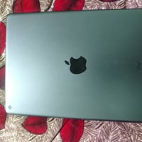آيباد ٩ • ذاكرة ٦٤ • بطارية ٨٧