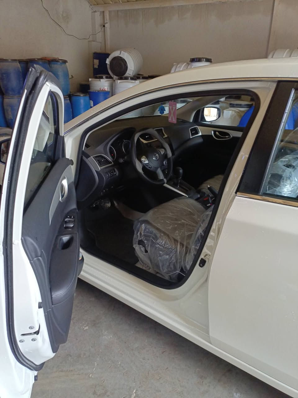 سلام عليكم نيسان سنترا موديل 2025 سياره كفاله عامه من كلشي دشمه جديده تفصال ارضيه وكشنات مكان السياره بصره ابو الخصيب رقم الهاتف ***********
